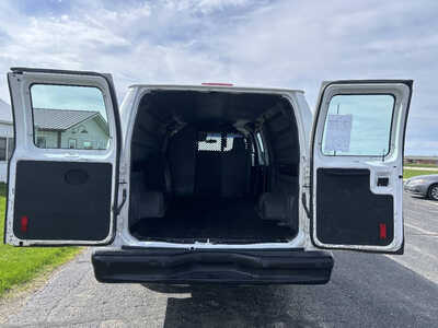 2013 Ford E-Series, $1. Photo 5