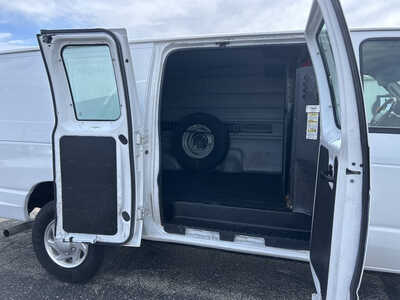 2013 Ford E-Series, $1. Photo 6
