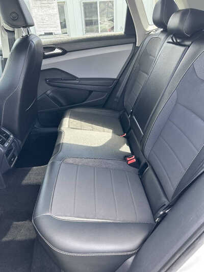 2022 Volkswagen Taos, $13995. Photo 6