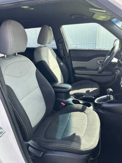 2016 Kia Soul, $1. Photo 8