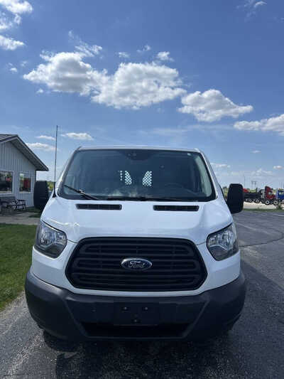 2018 Ford Transit-250, $1. Photo 2