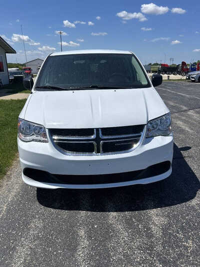 2019 Dodge Grand Caravan, $1. Photo 2