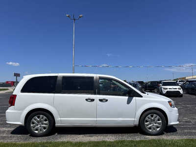 2019 Dodge Grand Caravan, $1. Photo 3
