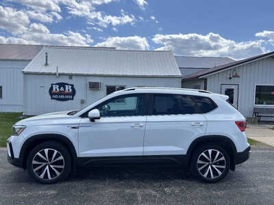 2022 Volkswagen Taos, $13995. Photo 1