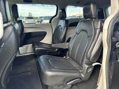 2019 Chrysler Pacifica, $1. Photo 8