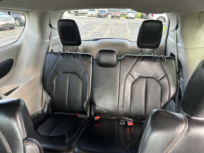 2019 Chrysler Pacifica, $1. Photo 9