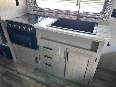 2022 Coleman Lantern Ligh , $12495. Photo 12