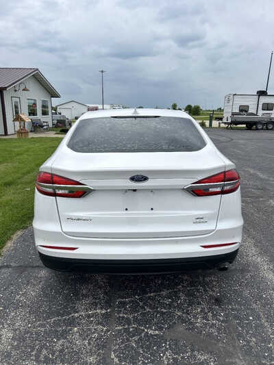 2020 Ford Fusion, $1. Photo 4