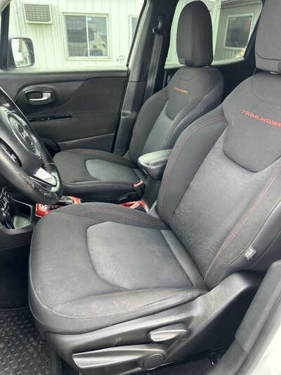 2016 Jeep Renegade, $1. Photo 10