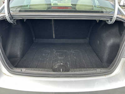 2014 Chevrolet Cruze, $1500. Photo 5