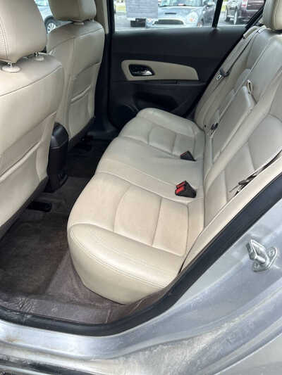 2014 Chevrolet Cruze, $1500. Photo 6