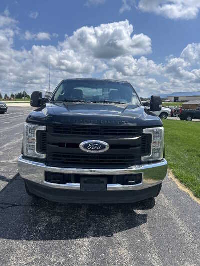 2019 Ford F250 Ext Cab, $20995. Photo 2