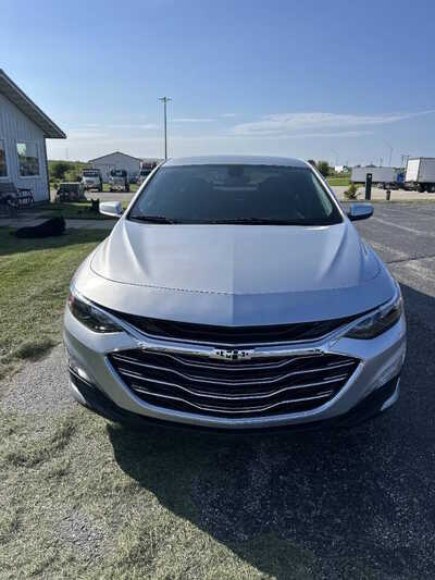 2021 Chevrolet Malibu, $1. Photo 2