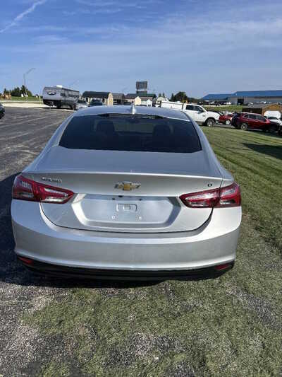 2021 Chevrolet Malibu, $1. Photo 4