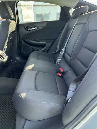 2021 Chevrolet Malibu, $1. Photo 6