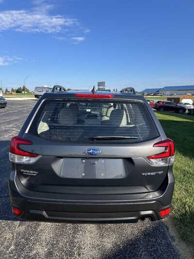 2023 Subaru Forester, $1. Photo 4