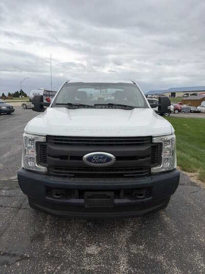 2017 Ford F250 Ext Cab, $21995. Photo 2