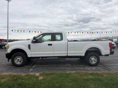2017 Ford F250 Ext Cab, $21995. Photo 3