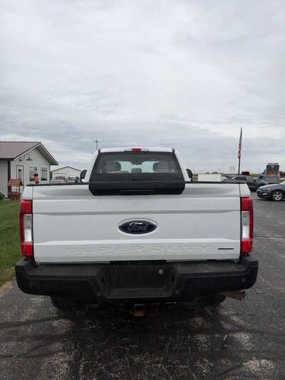 2017 Ford F250 Ext Cab, $21995. Photo 4