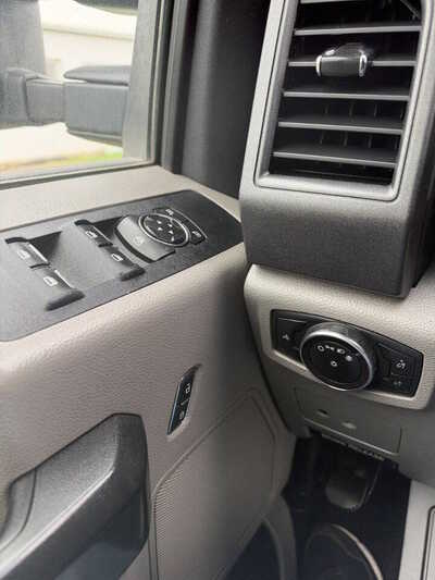 2017 Ford F250 Ext Cab, $21995. Photo 8