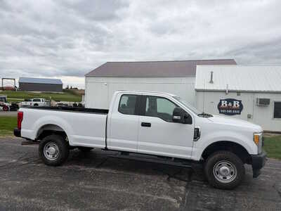 2017 Ford F250 Ext Cab, $21995. Photo 1