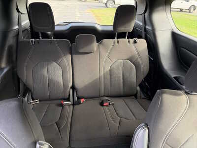 2022 Chrysler Pacifica, $1. Photo 8