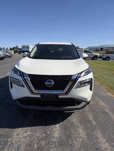 2023 Nissan Rogue, $1. Photo 2