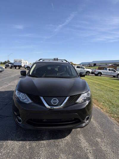 2018 Nissan Rogue, $1. Photo 2