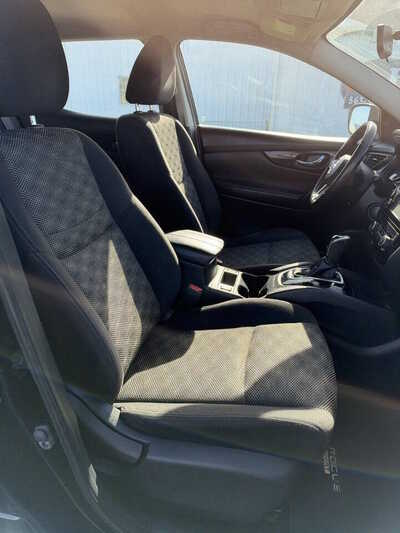 2018 Nissan Rogue, $1. Photo 8