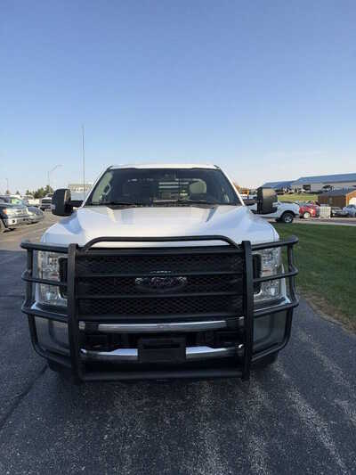 2017 Ford F350 Ext Cab, $1. Photo 2