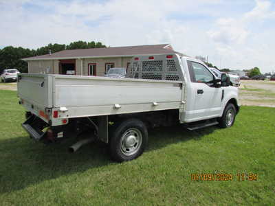 2017 Ford F250 Reg Cab, $18995. Photo 7