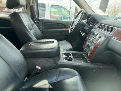 2010 Chevrolet 2500 Crew Cab, $9995. Photo 5