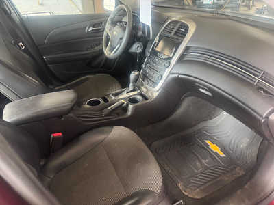 2016 Chevrolet Malibu, $5995. Photo 2