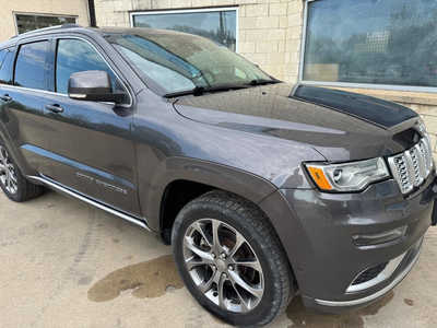 2020 Jeep Grand Cherokee, $25995. Photo 2