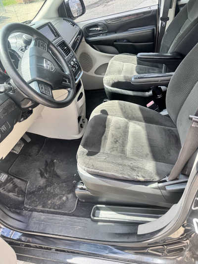 2018 Dodge Caravan, Grand, $7995. Photo 8
