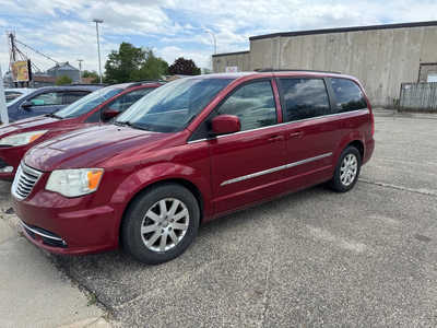 2014 Chrysler Town & Country, $3995. Photo 2