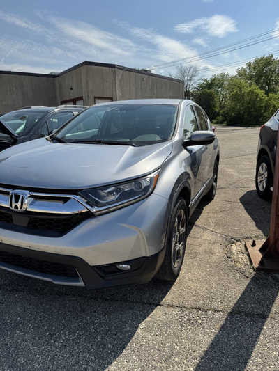 2018 Honda CR-V, $13995. Photo 2