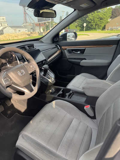 2018 Honda CR-V, $13995. Photo 8