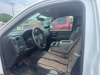 2016 Chevrolet 1500 Reg Cab, $7995. Photo 3