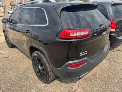 2017 Jeep Cherokee, $6995. Photo 2