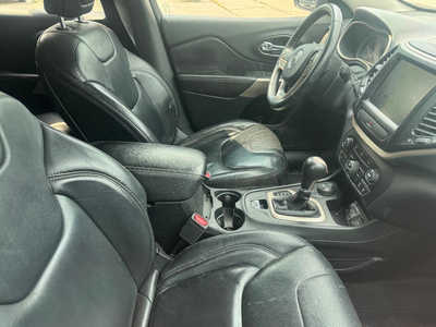 2017 Jeep Cherokee, $6995. Photo 4