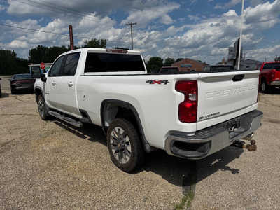 2024 Chevrolet 2500 Crew Cab, $39995. Photo 2