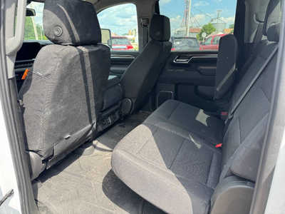 2024 Chevrolet 2500 Crew Cab, $39995. Photo 4