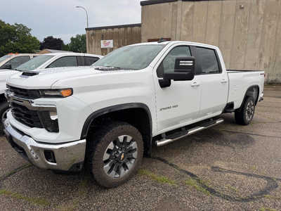 2024 Chevrolet 2500 Crew Cab, $39995. Photo 8