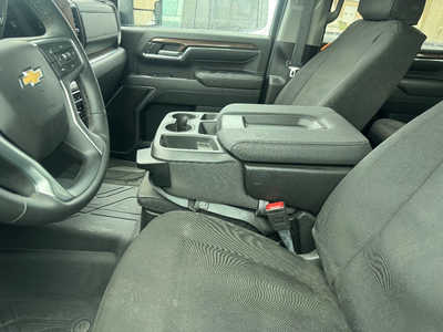 2024 Chevrolet 2500 Crew Cab, $39995. Photo 9