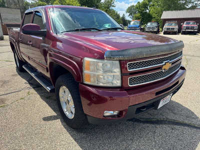 2013 Chevrolet 1500 Crew Cab, $8995. Photo 2