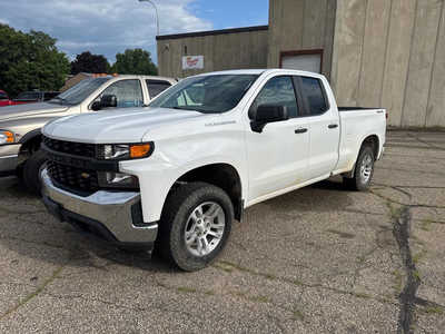 2020 Chevrolet 1500 Ext Cab, $19995. Photo 1