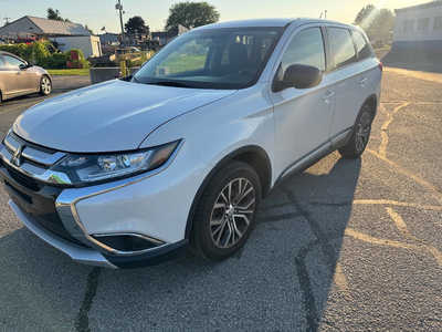 2016 Mitsubishi Outlander, $183691. Photo 1