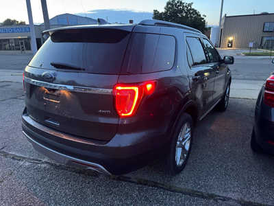 2017 Ford Explorer, $11995. Photo 2