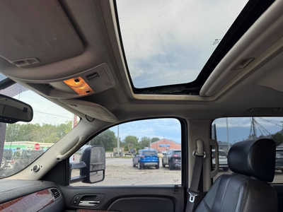 2008 Chevrolet 2500 Crew Cab, $9995. Photo 9